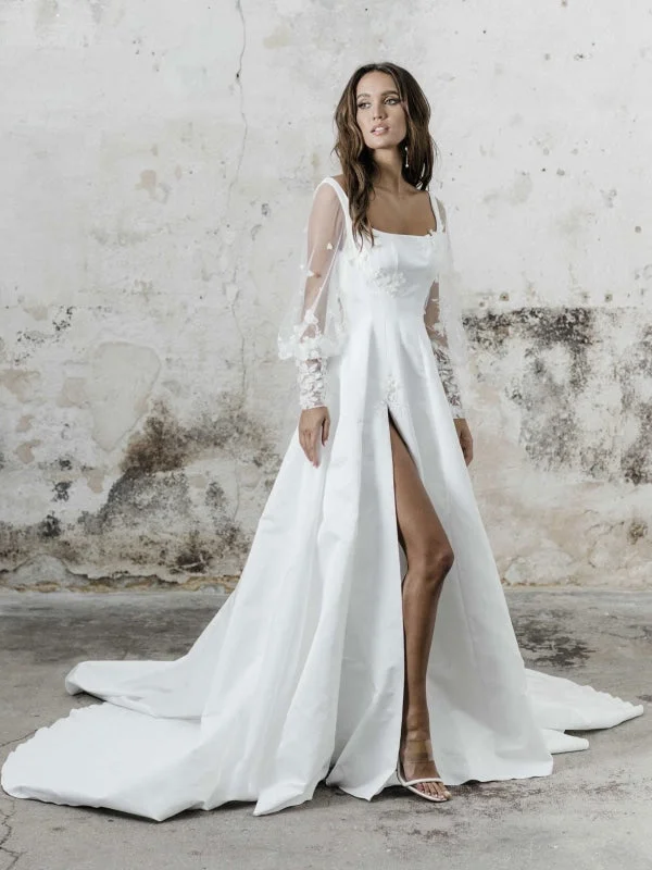 White Simple Wedding Dress A-Line Square Neck Long Sleeves Backless Applique Cut-Outs Split Front Long Bridal Dresses